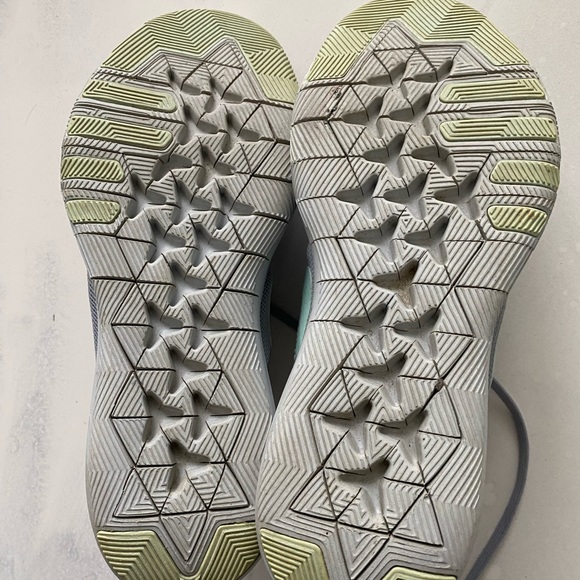 Nike Sneakers Girls Size 4 (Gray & Mint Green) *Excellent Condition* - Picture 7 of 7